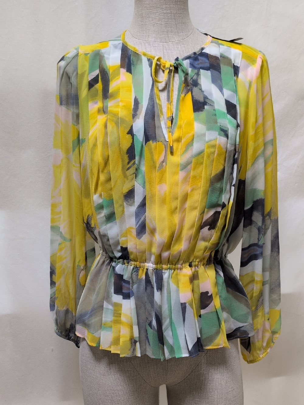 White House Black Market NWT Pleated Chiffon Blouse
